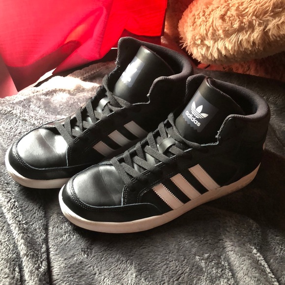 adidas chaussure varial mid adidas chaussure varial mid